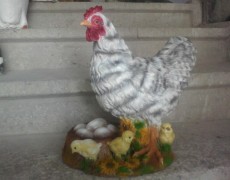 Yumurtalı Tavuk Heykeli